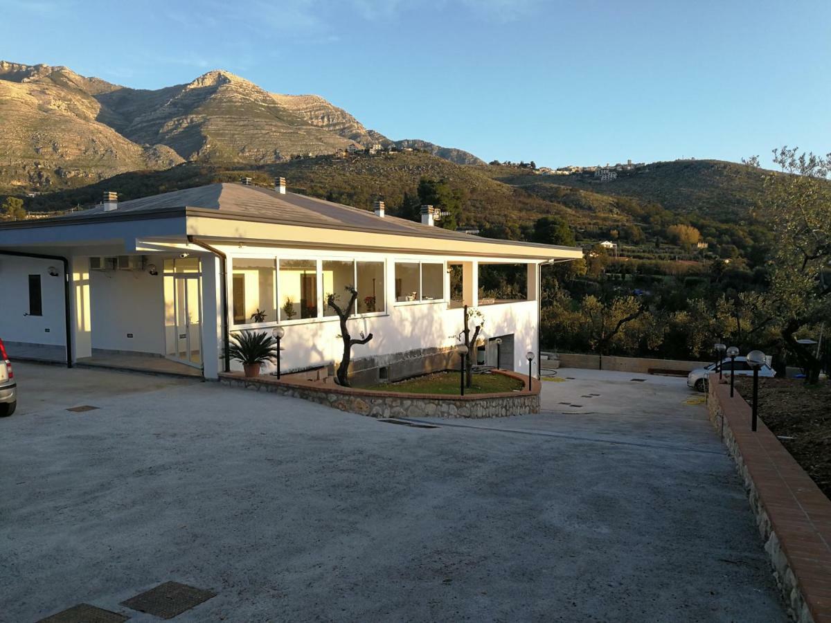 Guest House Villa Mamurra Formia Exterior photo